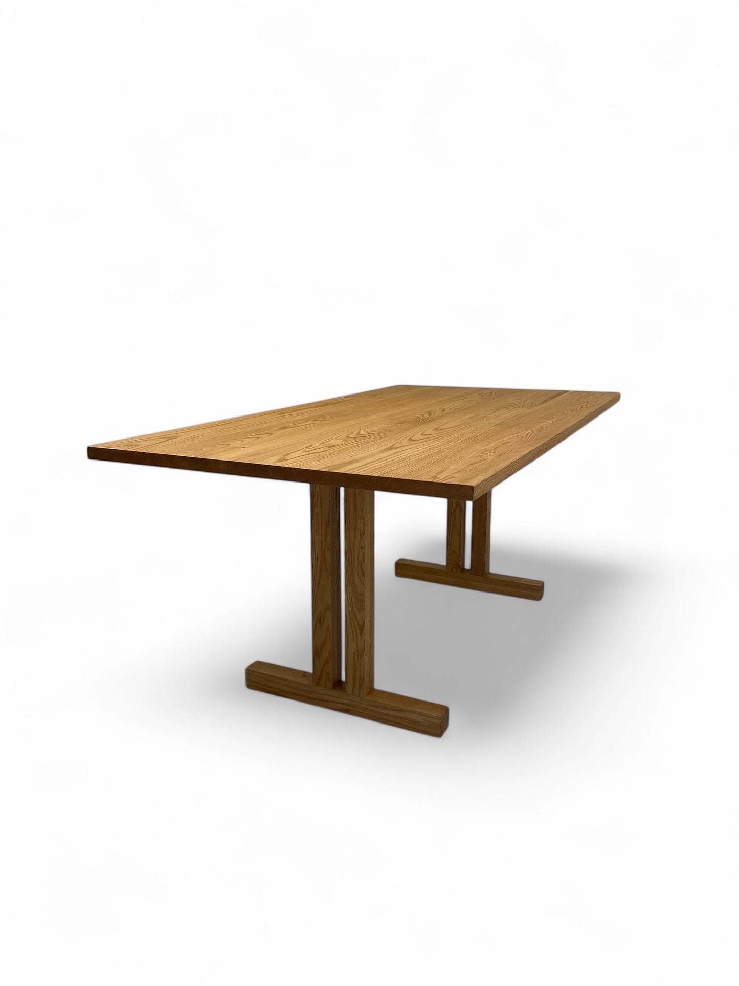 Urban Table with Tee legs