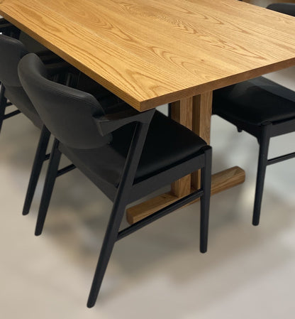 Urban Table with Tee legs