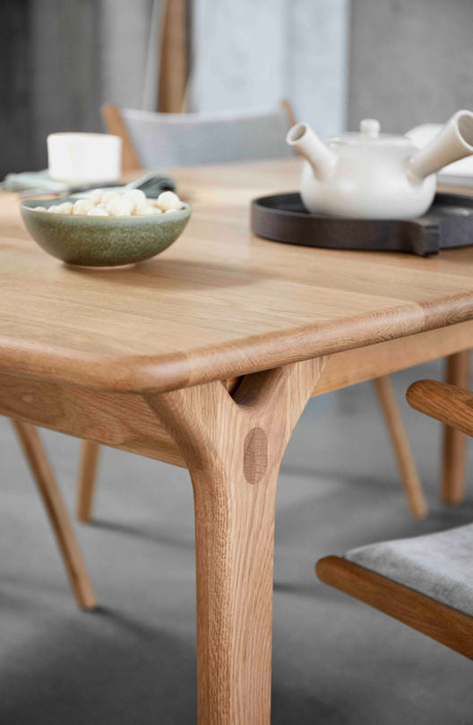 Curve Dining Table