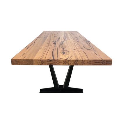 Que Table 7 - with V-Iron Leg