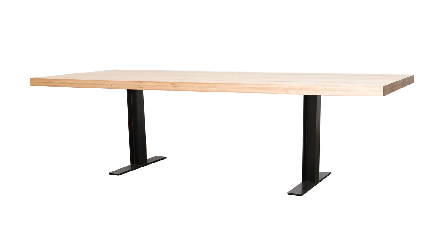 Que Table 3 - with Tee-Iron Base