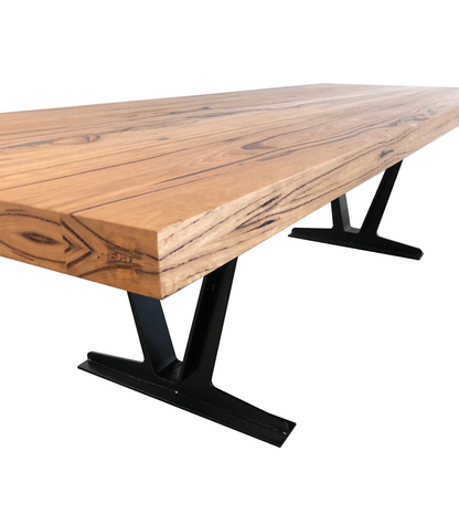 Que Table 7 - with V-Iron Leg